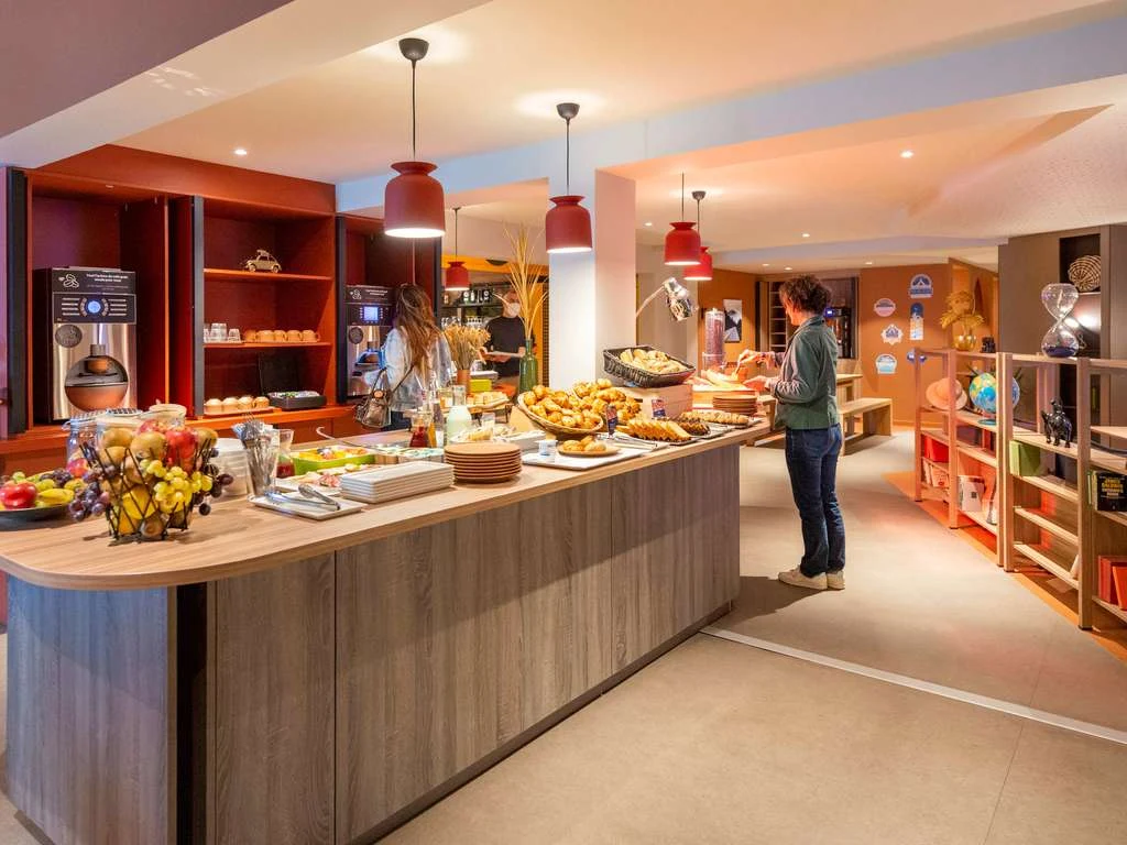 ibis style restaurant