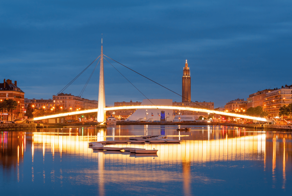 Le Havre et son pont le soir