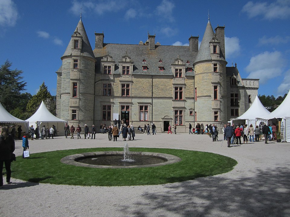 Le château des Ravalet