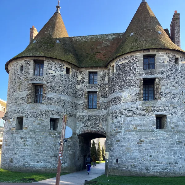 Les Tourelles