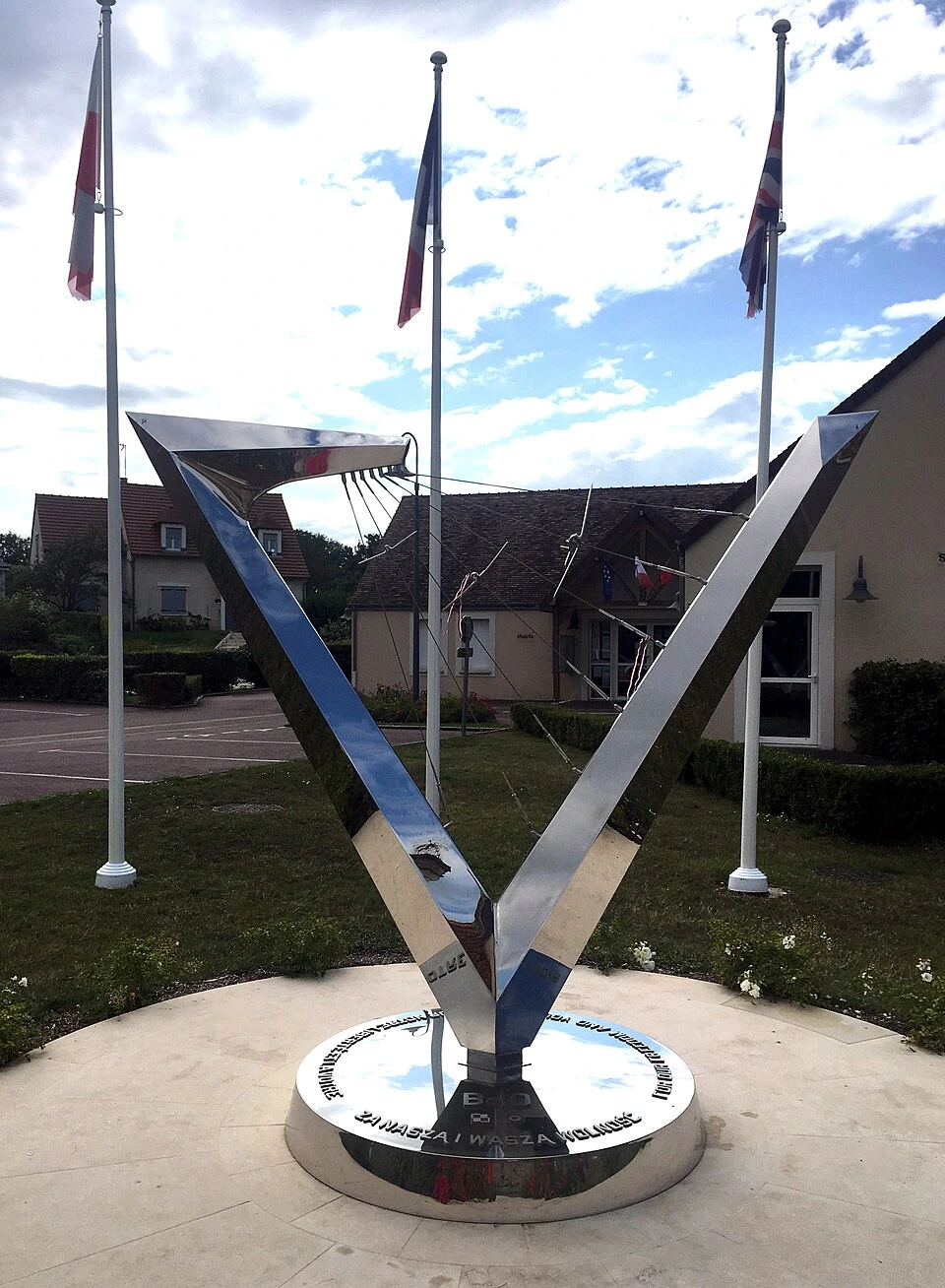Mémorial polonais de Plumetot