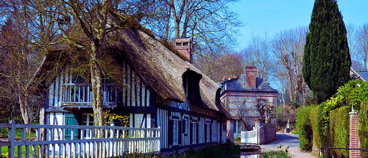 Maison et canal Veules-les-Roses