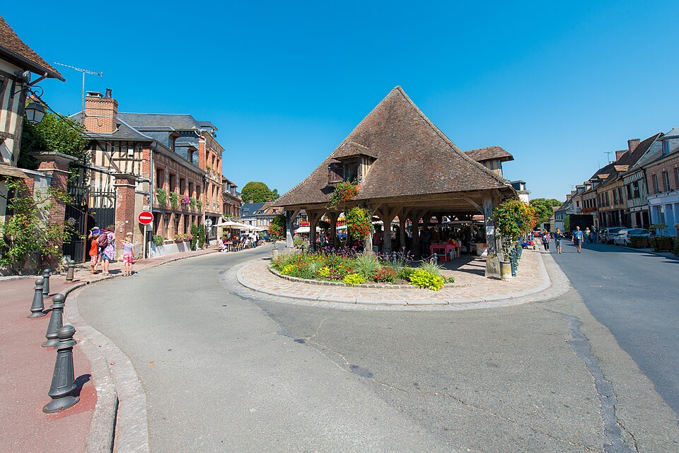 Halle du XVIIᵉ siècle de Lyons-la-Forêt
