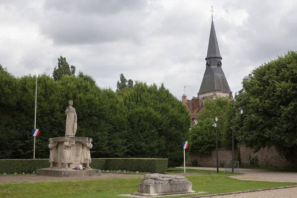 Monuments aux mort de L Aigle (Eure, Normandie, France) 2