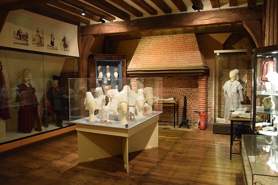 Musée des Traditions et Arts Normands - Château de Martainville