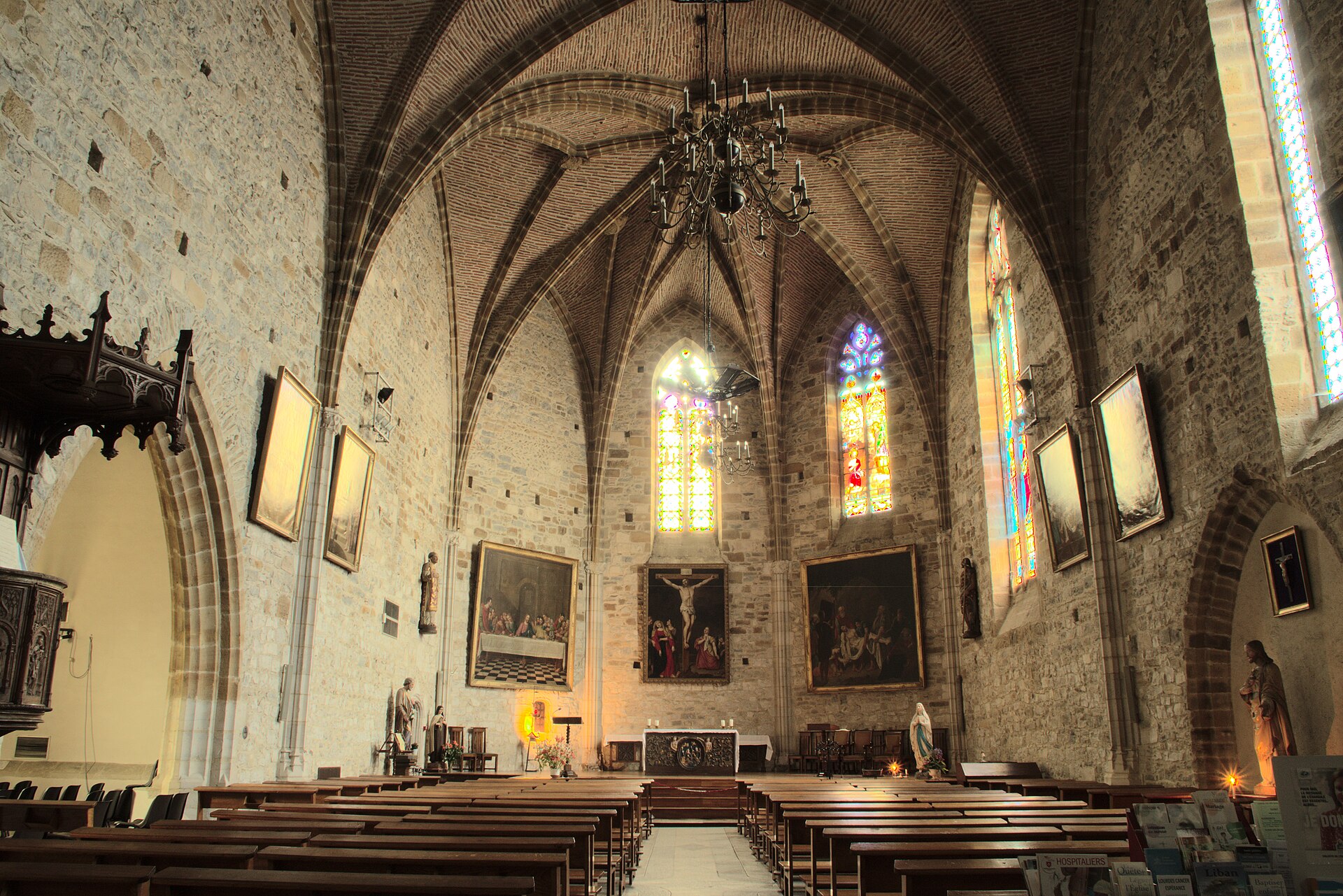 Nef Eglise Saint-Vincent de Nay
