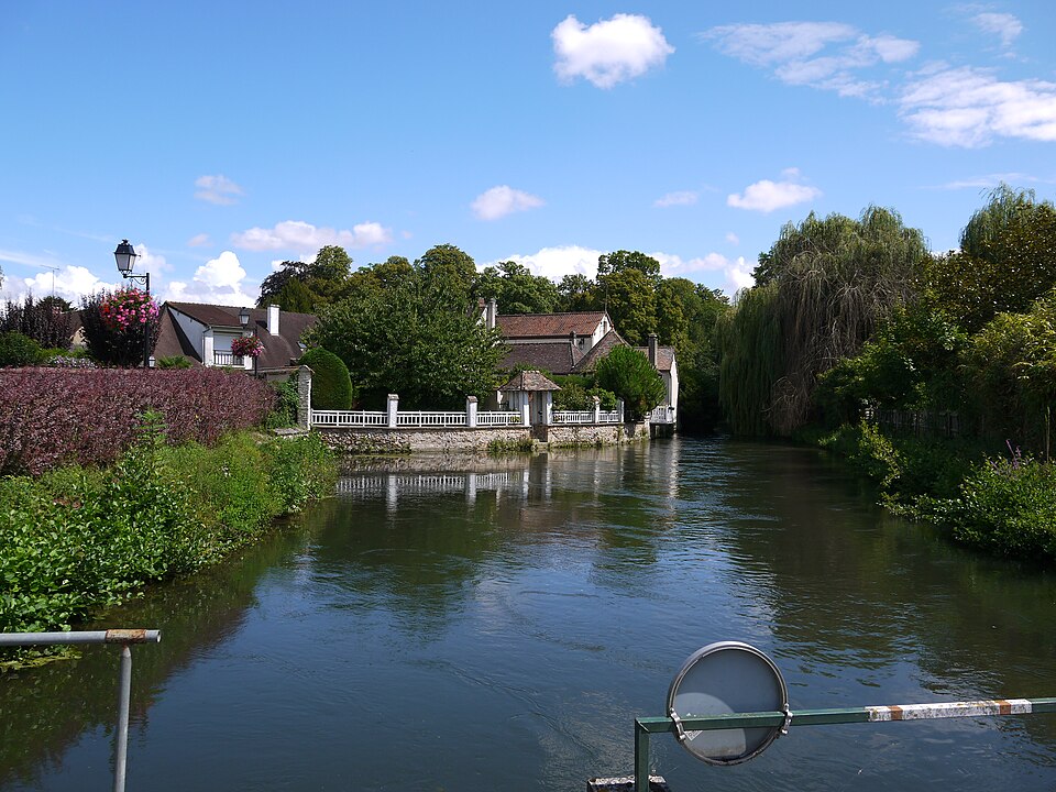 Pacy-sur-Eure_-_la_rivière_Eure_