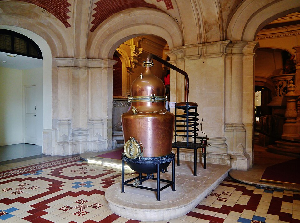 Palais_Benedictine._Fécamp,_France