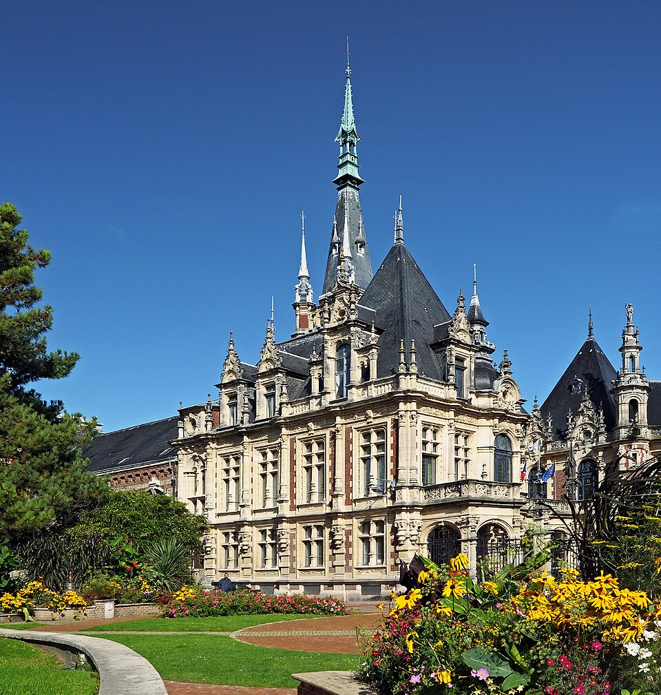 Palais_Benedictine._Fécamp,_France