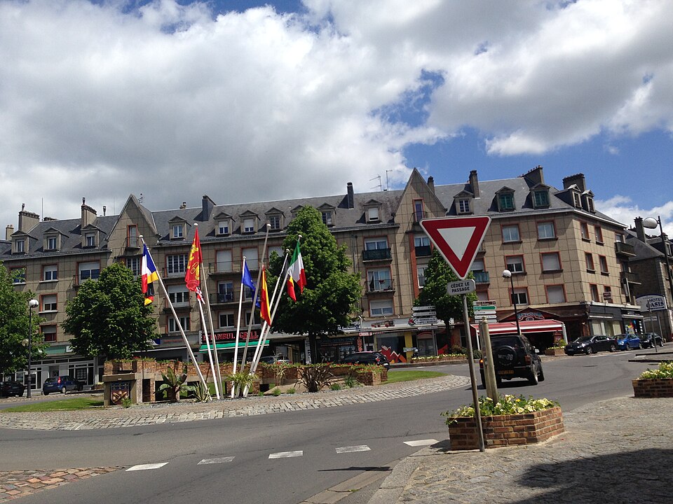 Place_du_Général_de_Gaulle_à_Flers