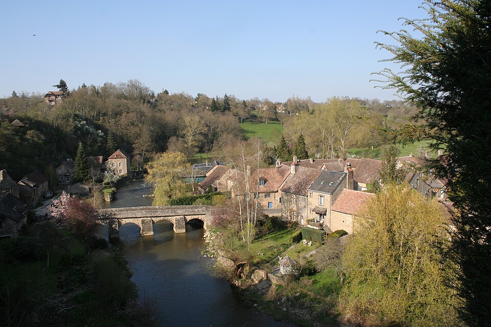 Pont de pierre sur la Sarthe