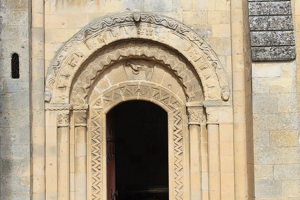 Saint-Contest_église_Saint-Contest_portail_sud