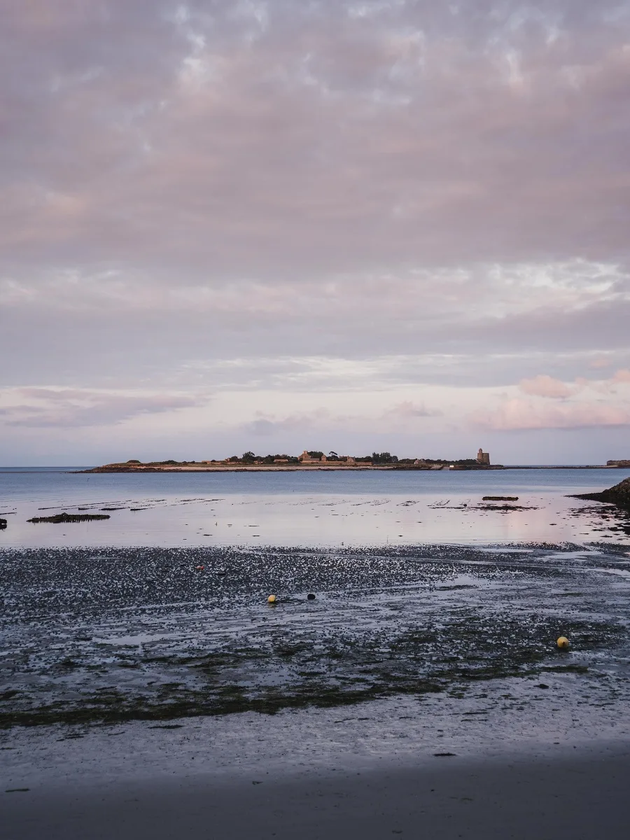 Sentiers côtiers et plage de Saint-Vaast-la-Hougue