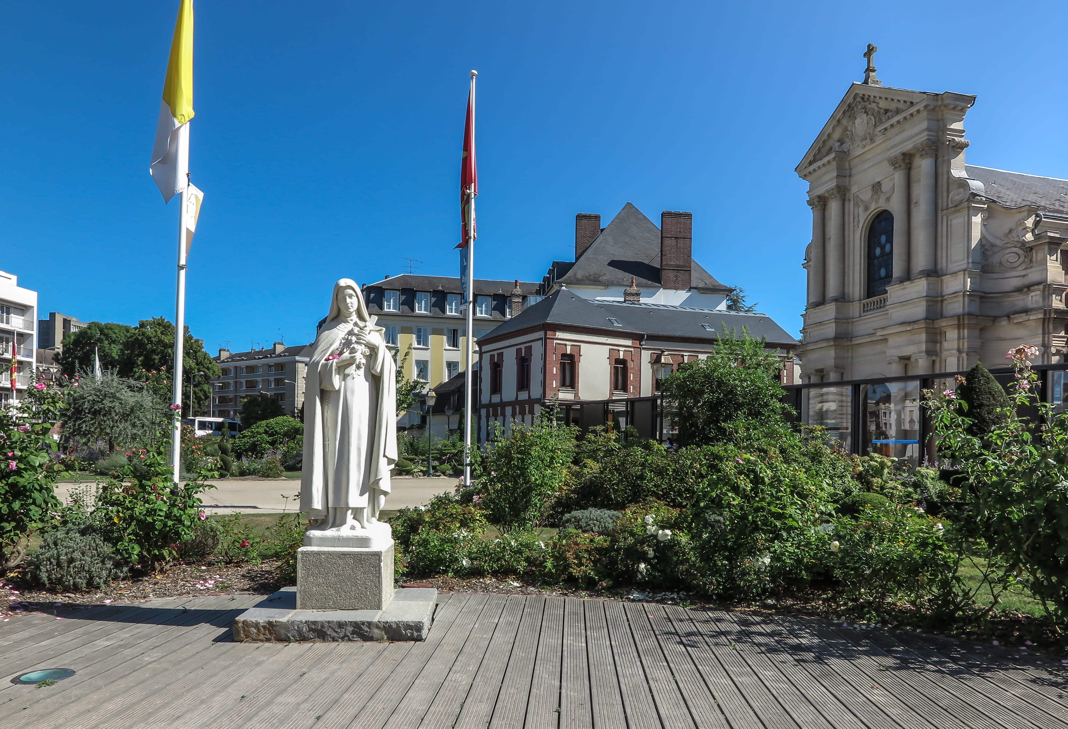 Statue Sainte Thérèse de l’Enfant Jésus