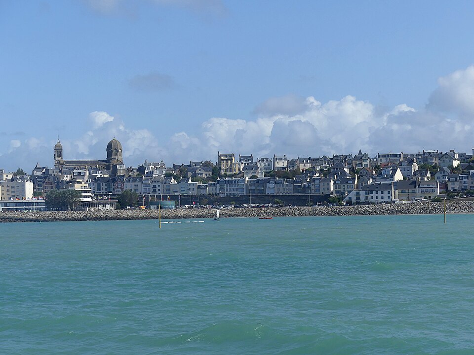 Sud-ouest_de_Granville_vu_du_large