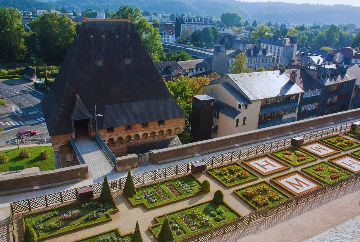 Tour de la Monnaie Chateau de Pau