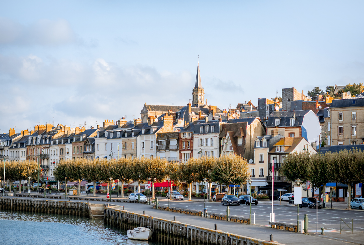 Trouville-sur-Mer Au bord de la Touques