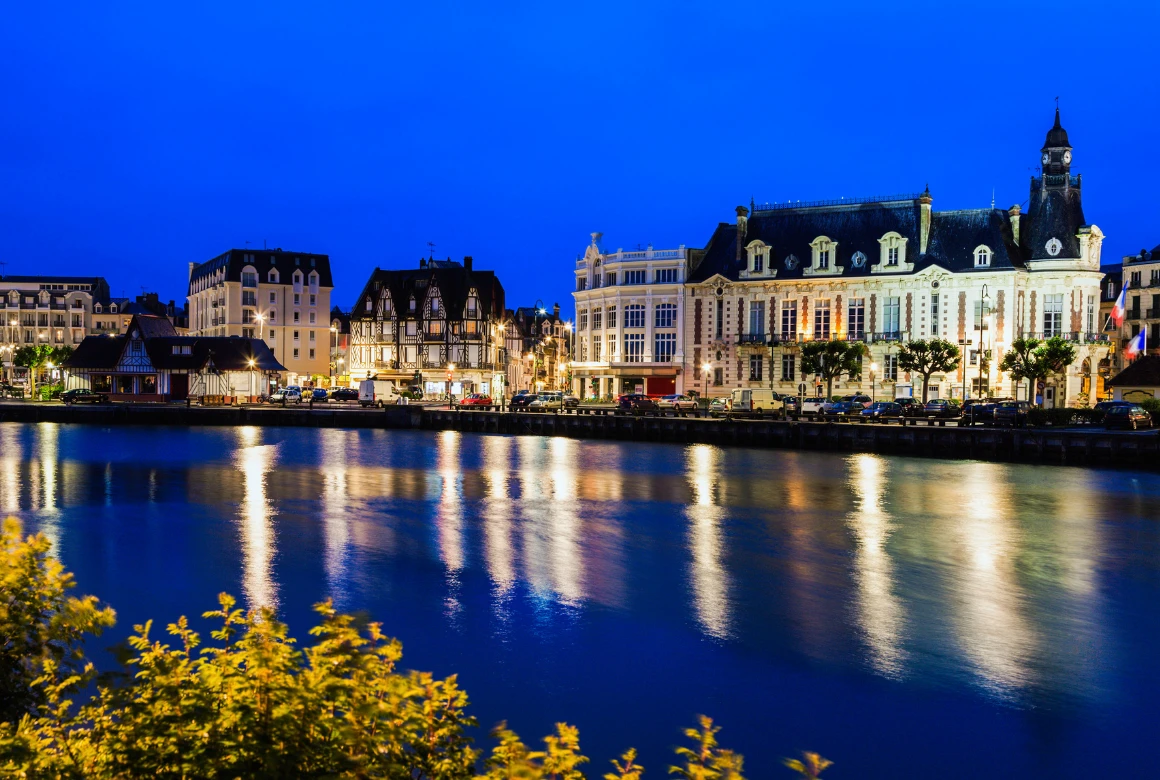 Trouville-sur-Mer by night