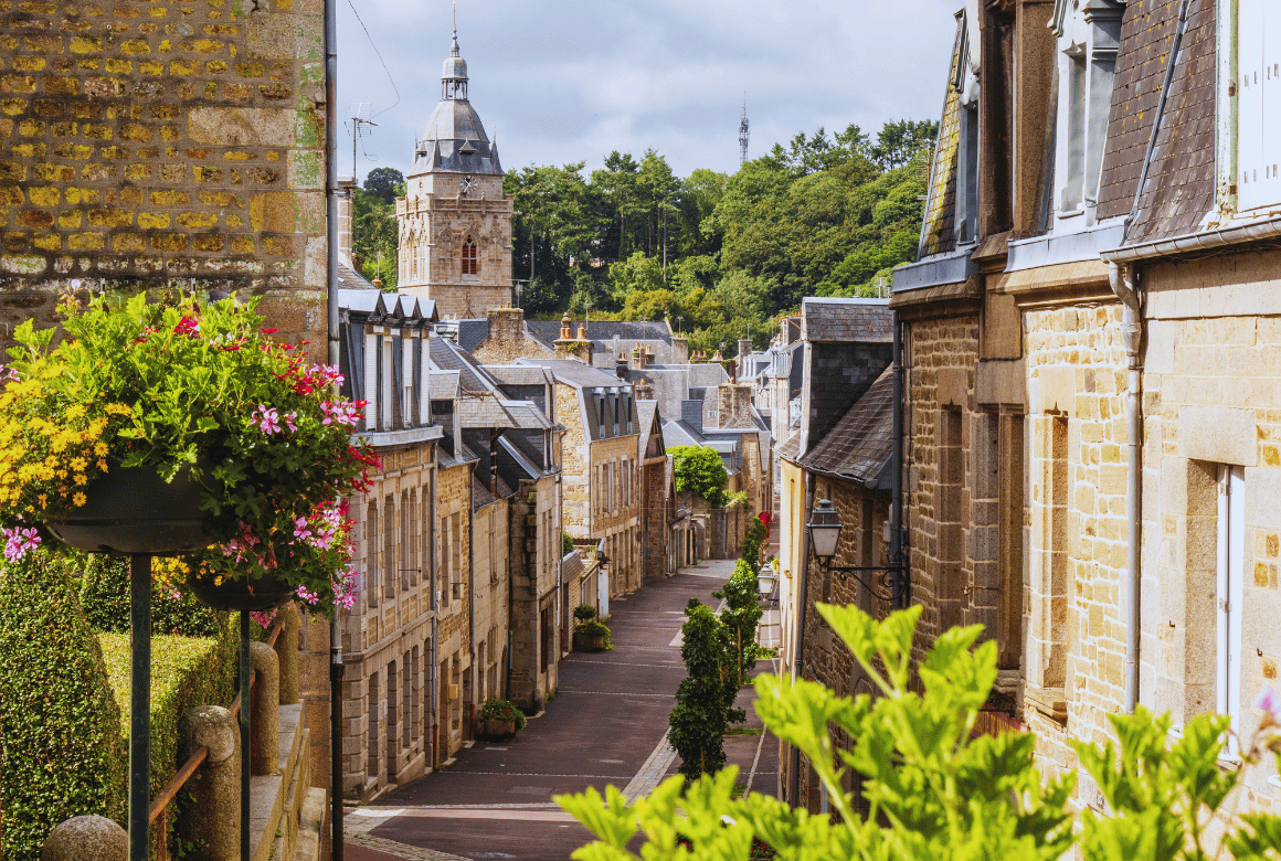 Ville de Villedieu-les-Poeles 1