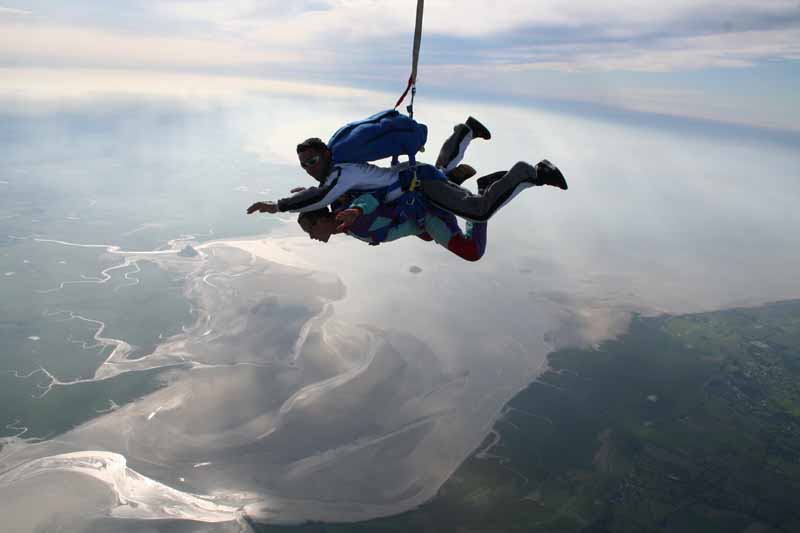 © Abeille ParachutismeAbeille Parachutisme - Le Val St Père 2