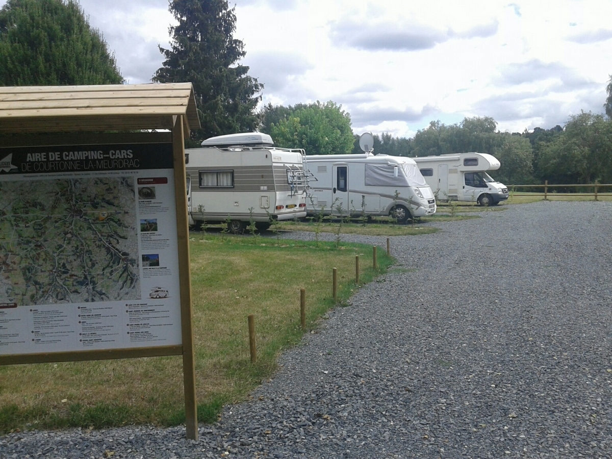Mairie de Courtonne-la-MeurdracAire-Camping-cars-Courtonnes-la-Meurdrac