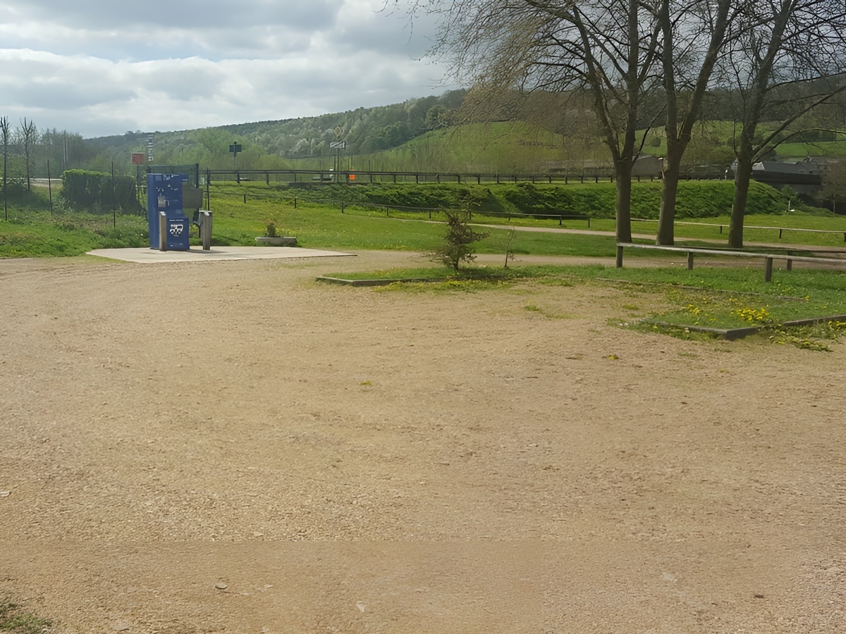 OT Lisieux NormandieAire camping-cars Notre-Dame-de-Courson - Parking gratuit