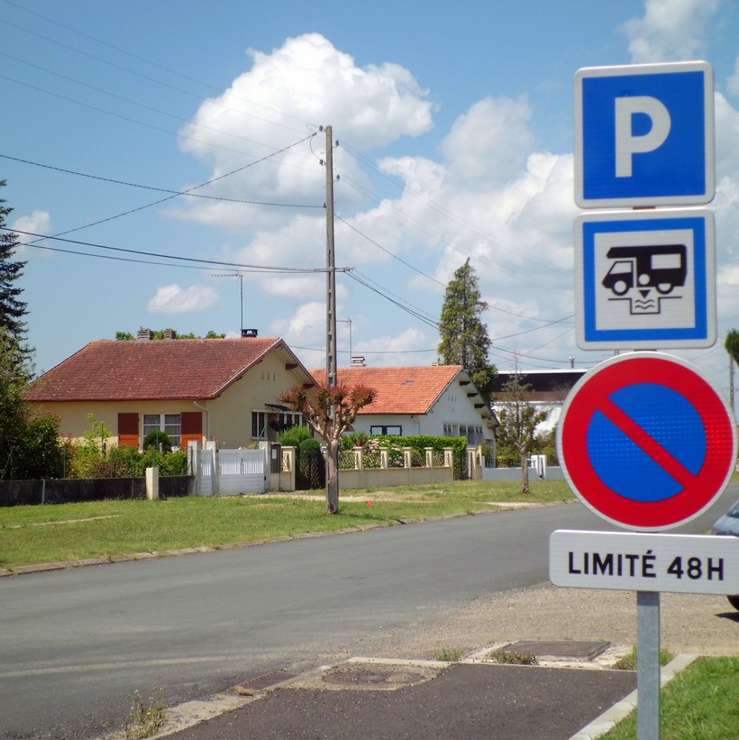 Villeneuve-de-MarsanAire de camping-cars à Villeneuve de Marsan (2)