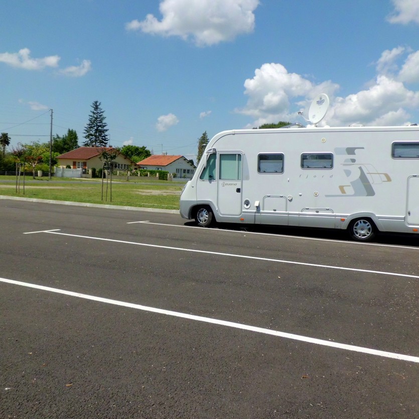 Villeneuve-de-MarsanAire de camping-cars à Villeneuve de Marsan (5)