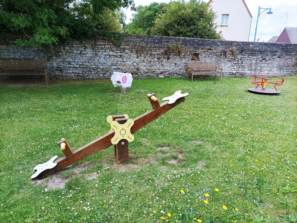 Claire Salmeron TEndronAire de jeux- parc Reviers (5)