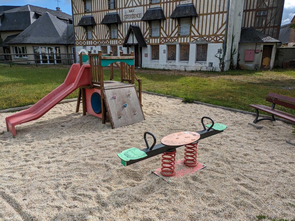 CALNAire de jeux pour enfants Saint-Cyr-du-Ronceray Valorbiquet