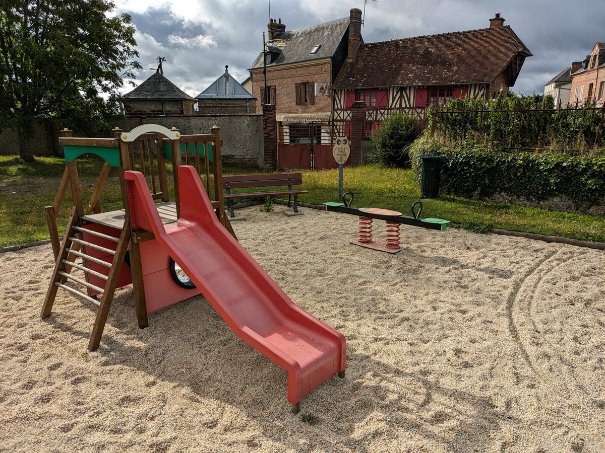 CALNAire de jeux pour enfants Saint-Cyr-du-Ronceray Valorbiquet
