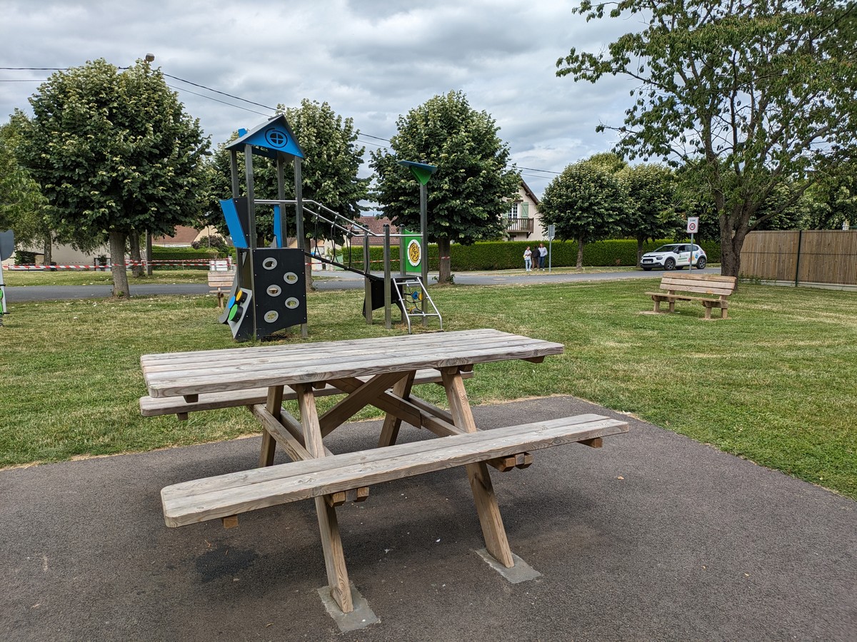 CALNAire de jeux pour enfants Saint-Julien-le-Faucon