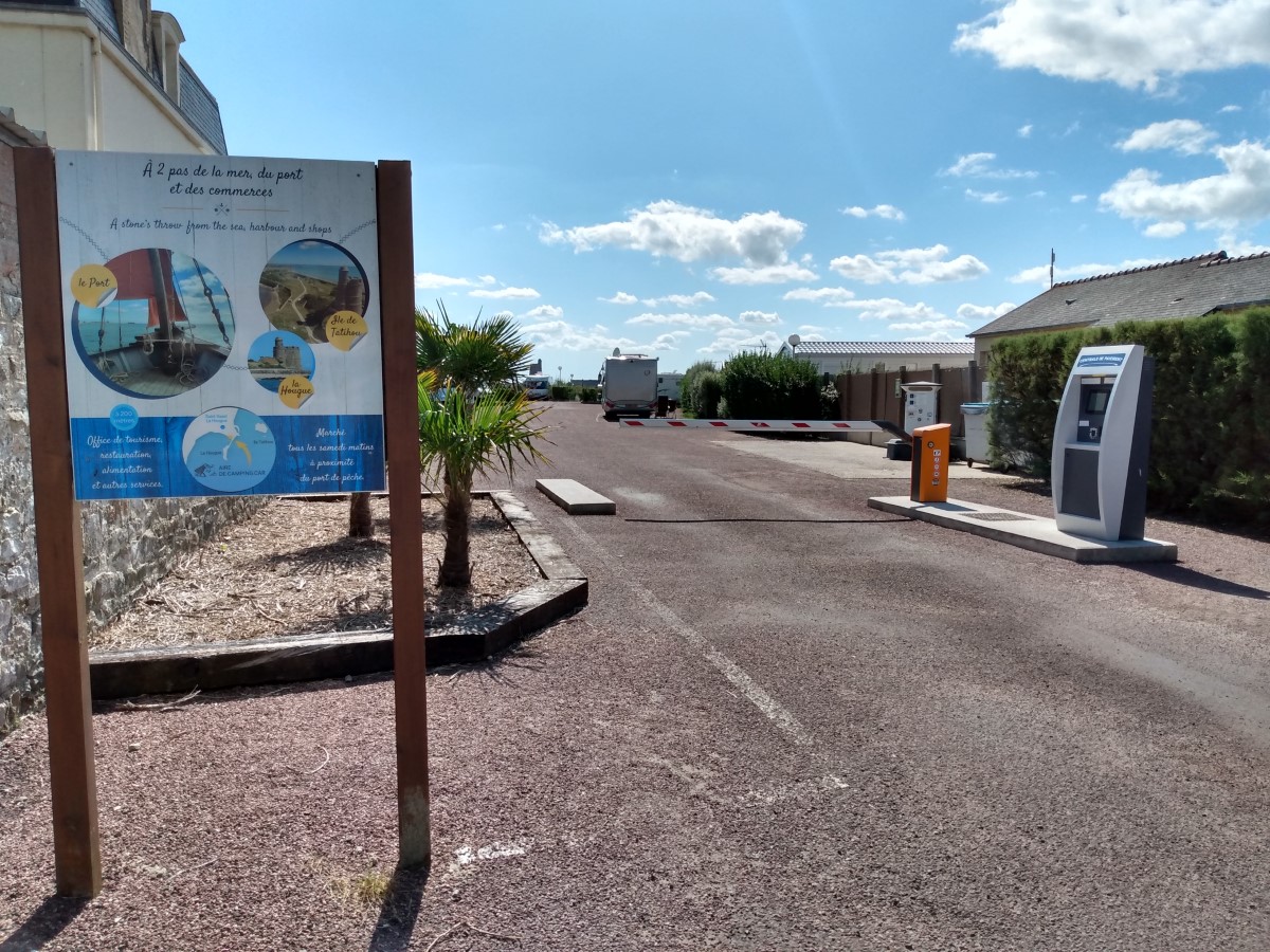 PROPRIÉTAIREsaint-vaast-la-hougue-aire-de-camping-car-la-gallouette-0