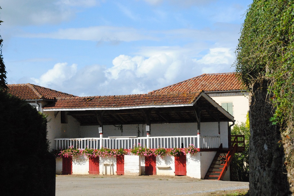 Office de Tourisme Terres de ChalosseArènes de Baigts - gradins