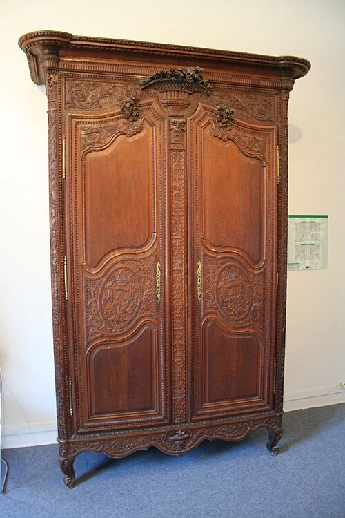 Armoire normande