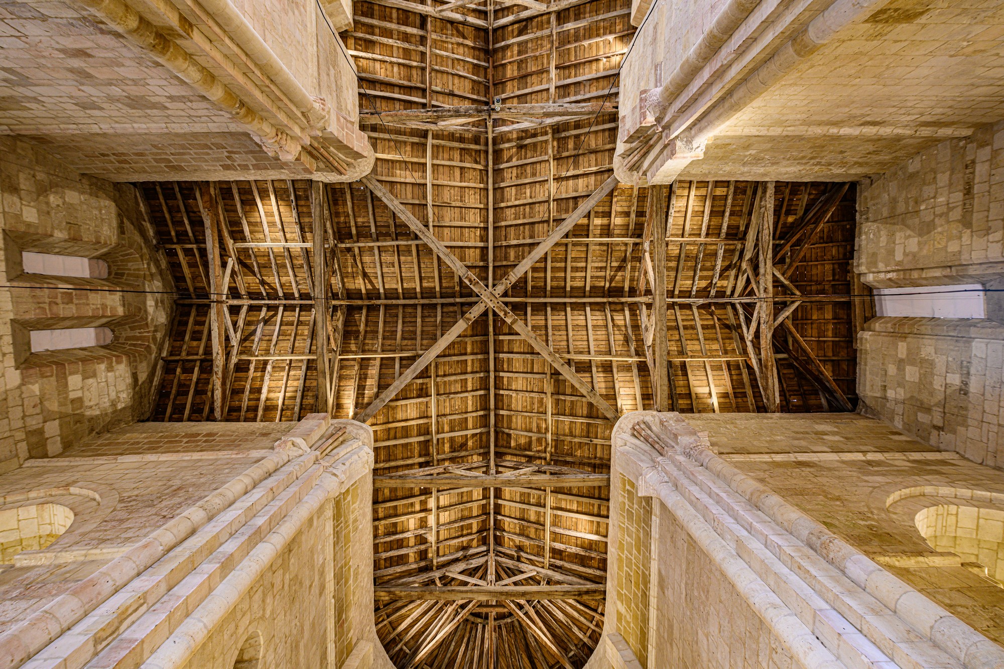 ©François BlazquezArthous-charpente-eglise-photo-BLAZQUEZ