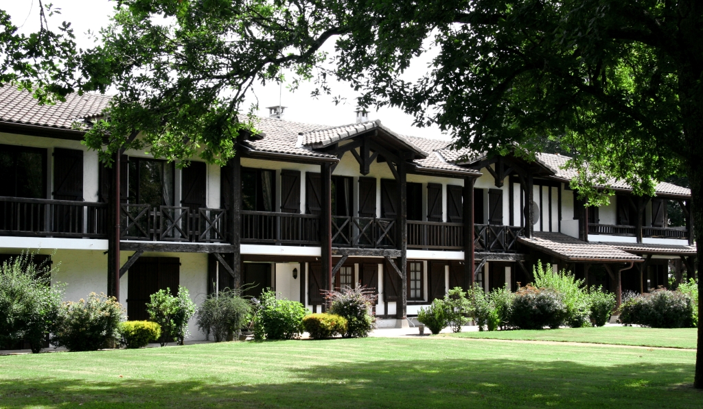 auberge des pinsAuberge des pins chambres parc22 web
