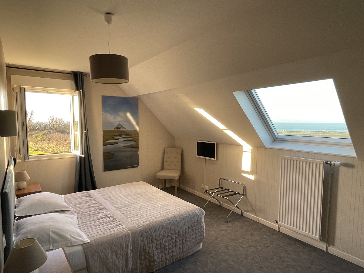 propriétaireauderville-hotel-du-cap-ch-beige