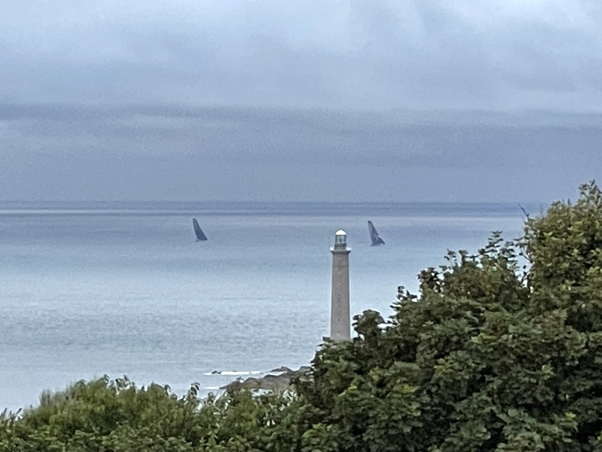 propriétaireauderville-hotel-du-cap-phare+voiliers