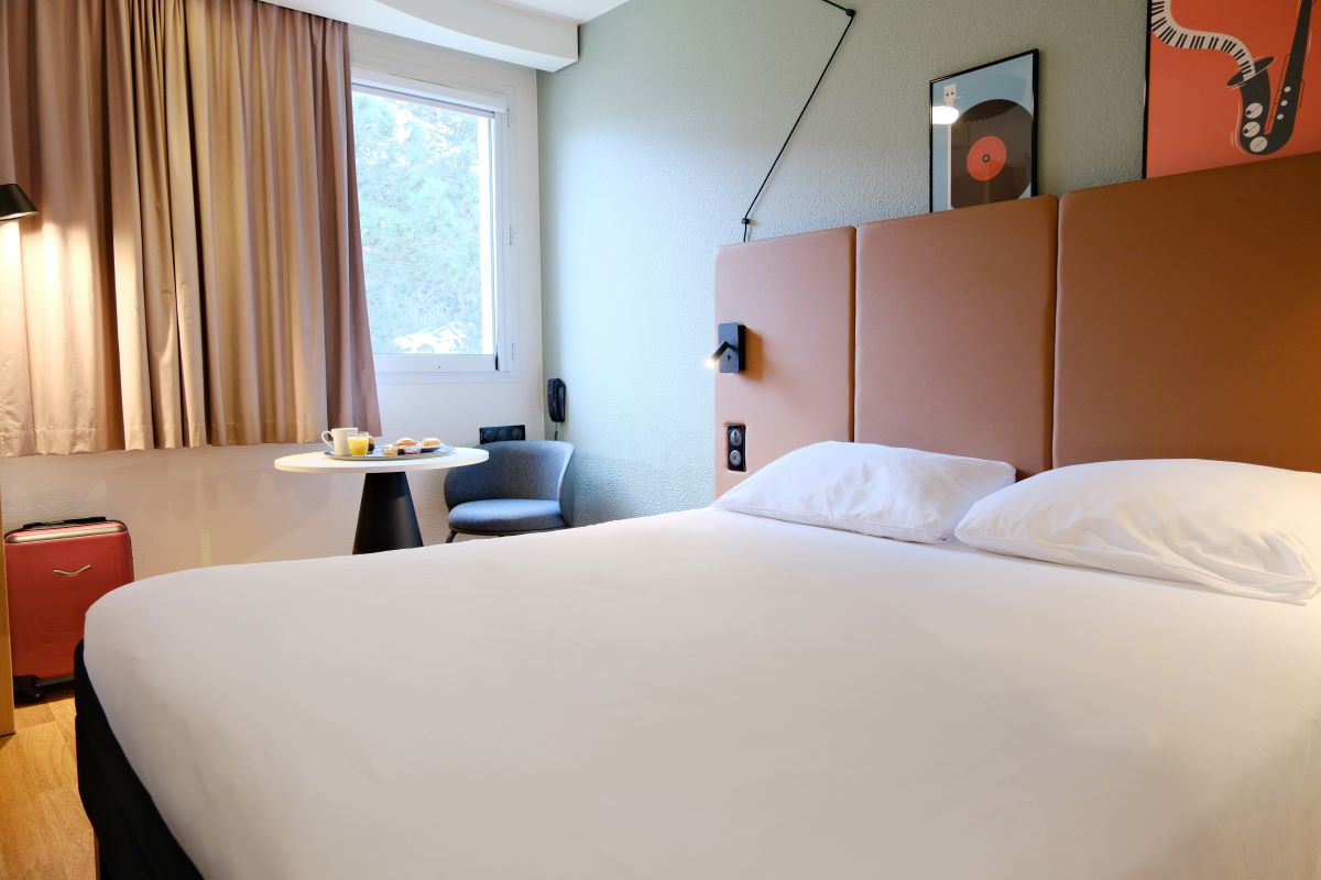 PROPRIETAIREAvranches_Hotel_Ibis(1)