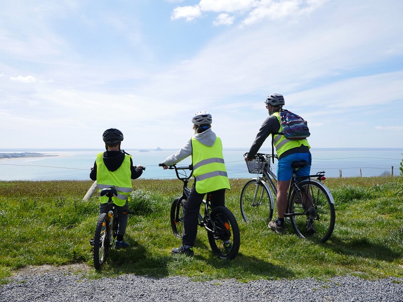 Estelle COHIER OTIGTMBalade_a_velo_face_au_Mont-Saint-Michel-credit-OTGTM-Estelle_COHIER-34233-1200px