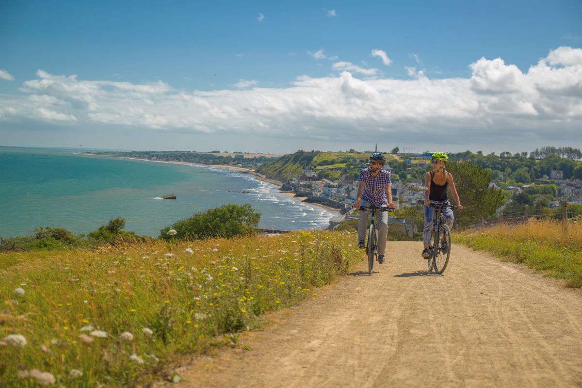 Vincent RustuelBalade_a_velo_sur_les_falaises_d_Arromanches-Les-Bains-Vincent_Rustuel___Calvados_Attractivite