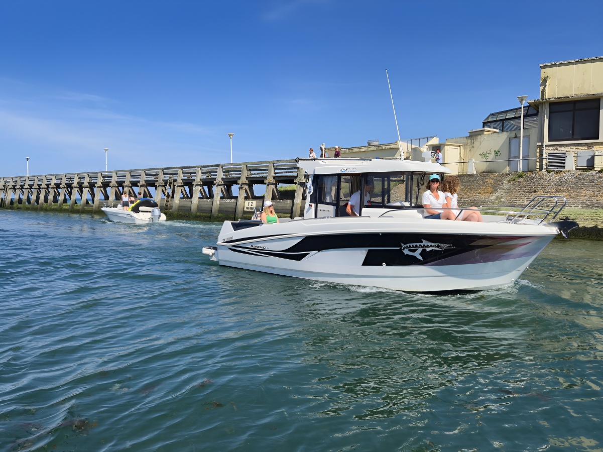Nathalie Papouinbalade-en-bateau-plaisance-2-roues-credit-nathalie-papouin