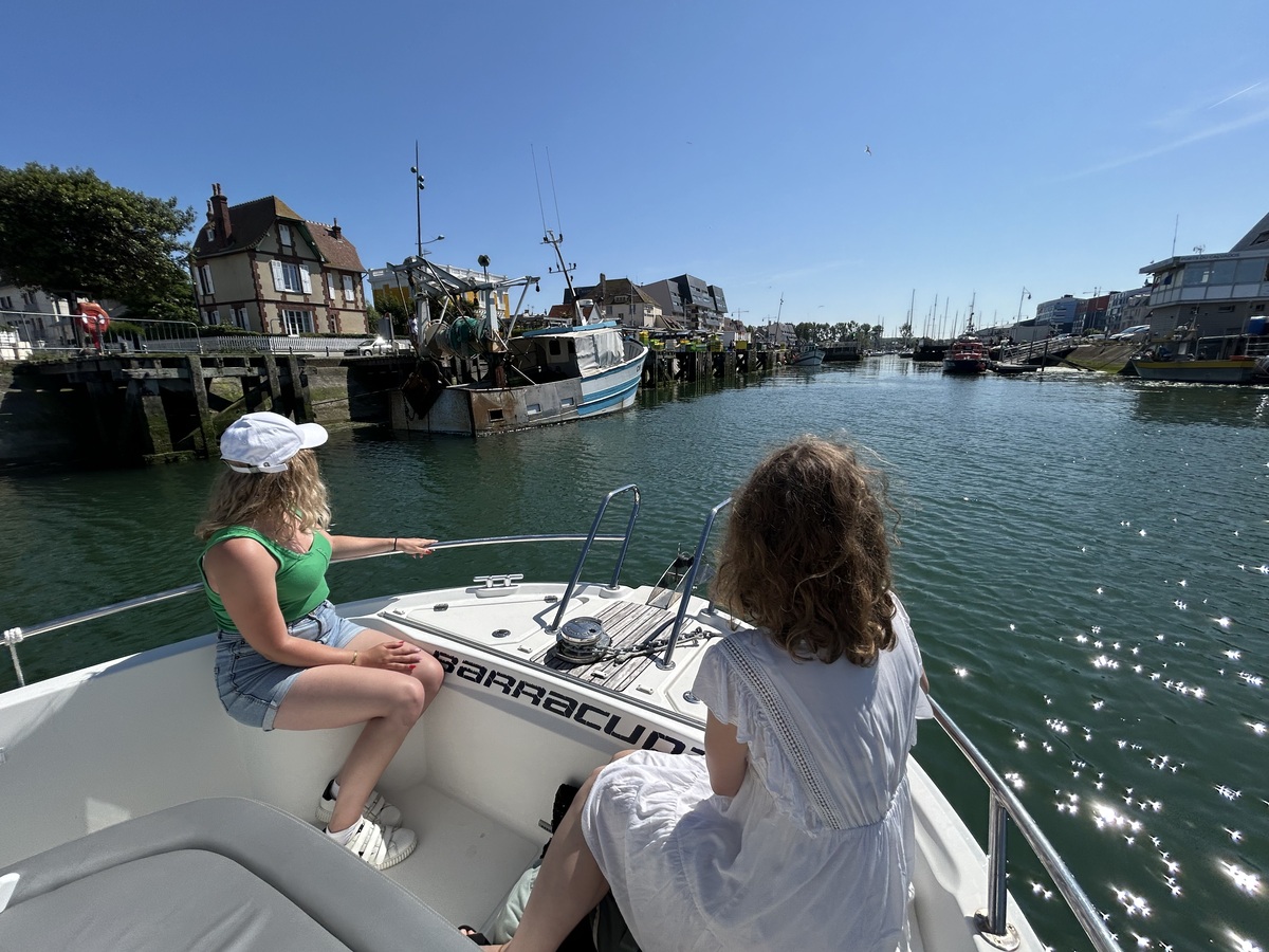 Mathilde Lelandaisbalade-en-bateau-plaisance-deux-roues-credit-mathilde-lelandais (1) - Copie