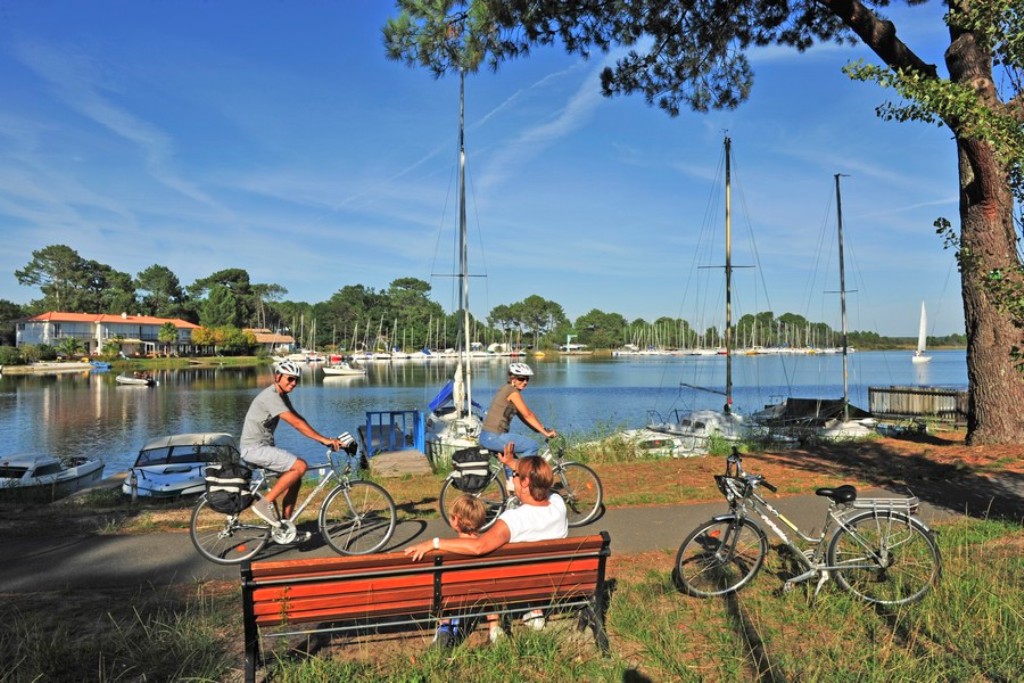 OT grands lacsbalade-velo-pistes-cyclables-lac