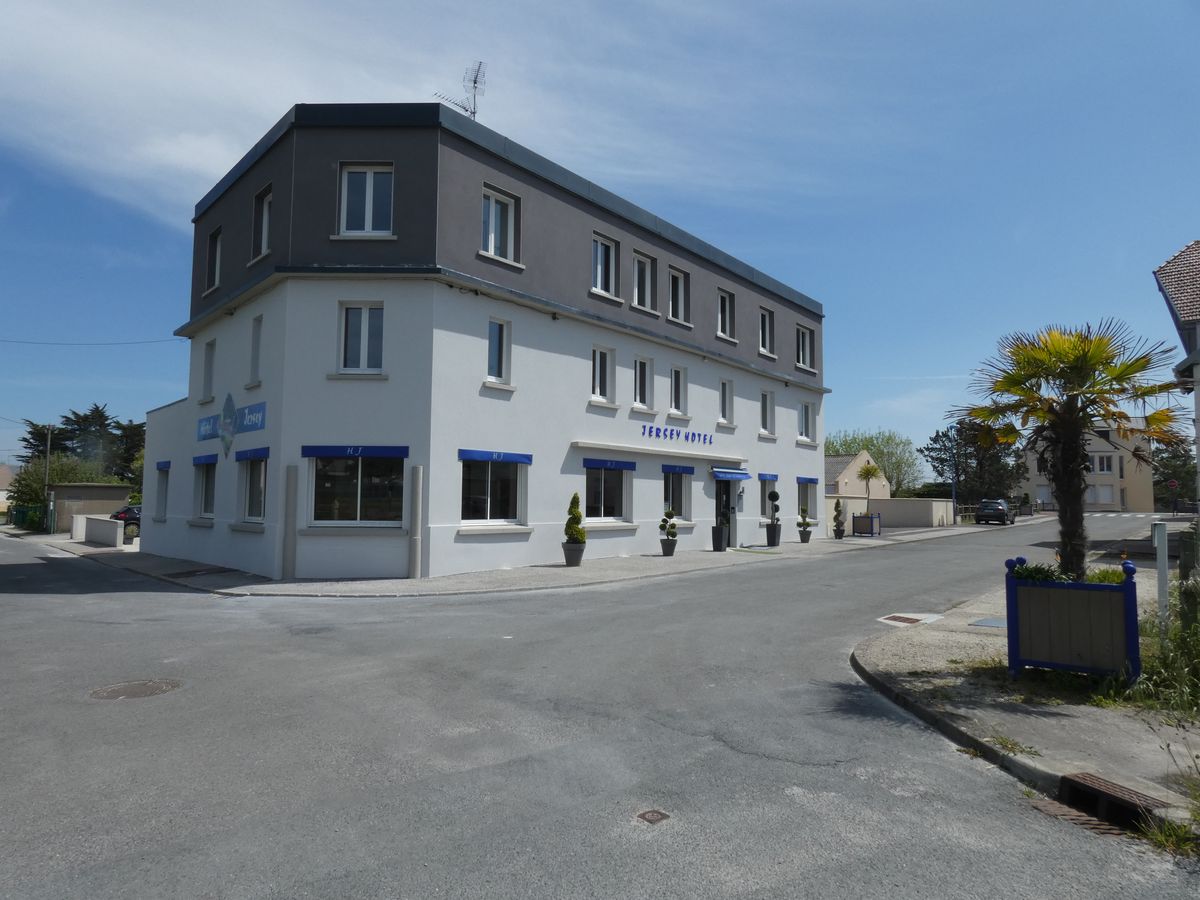 PROPRIETAIREbarneville-carteret-hotel-jersey-1