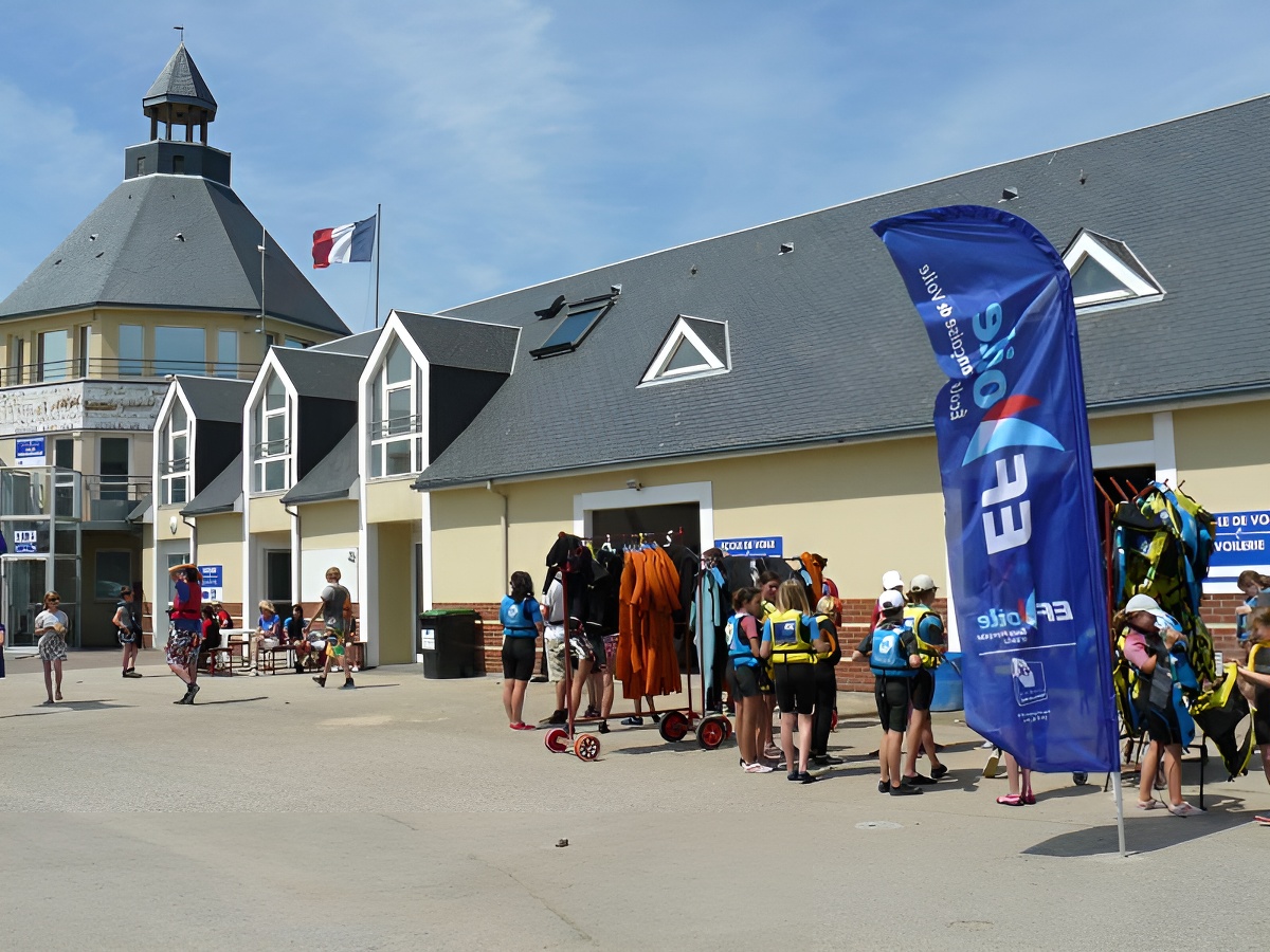 © CCEDBase de l'école de voile - Dives sur Mer