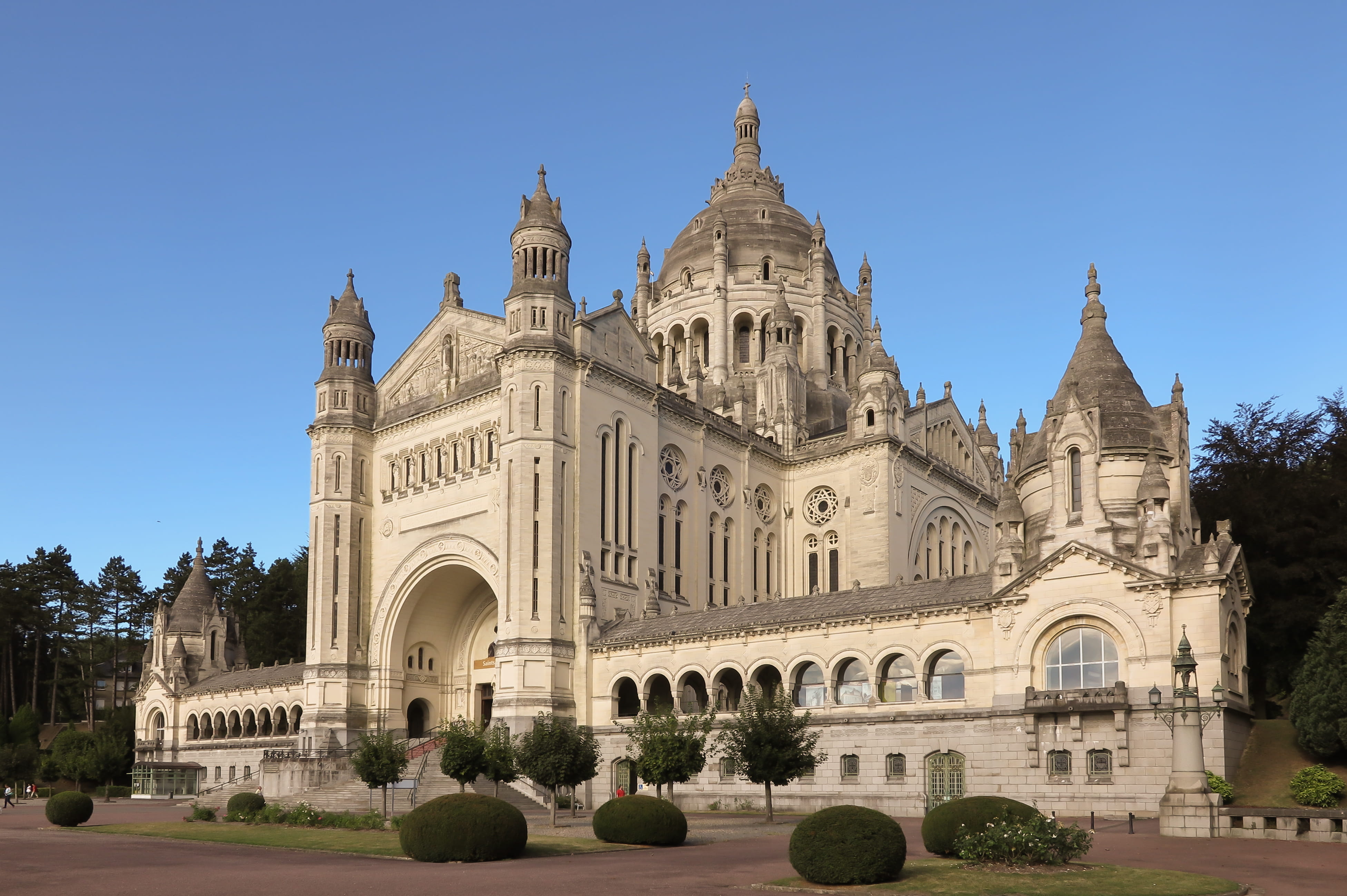 basilique Sainte-Thérèse
