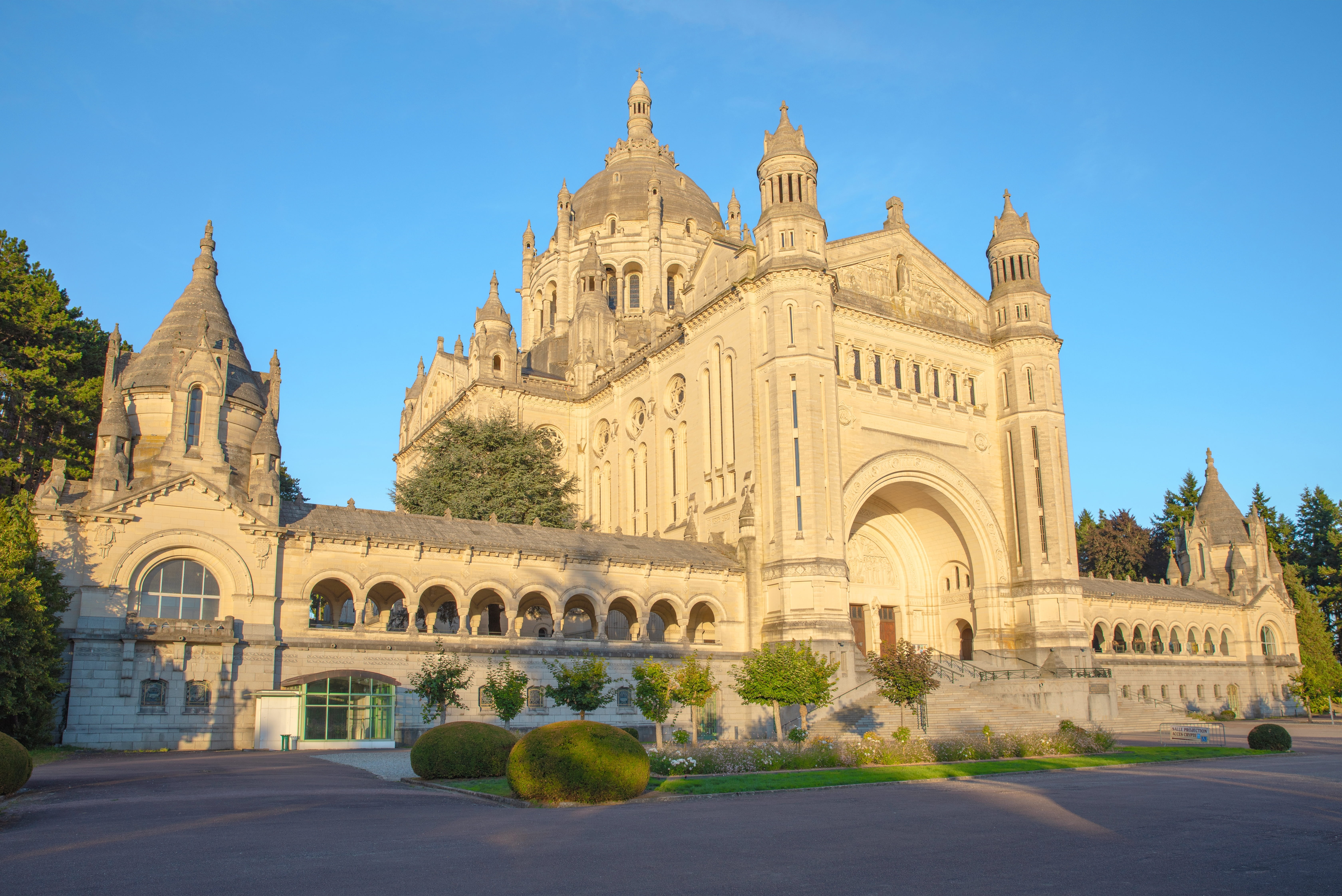 basilique Sainte-Thérèse