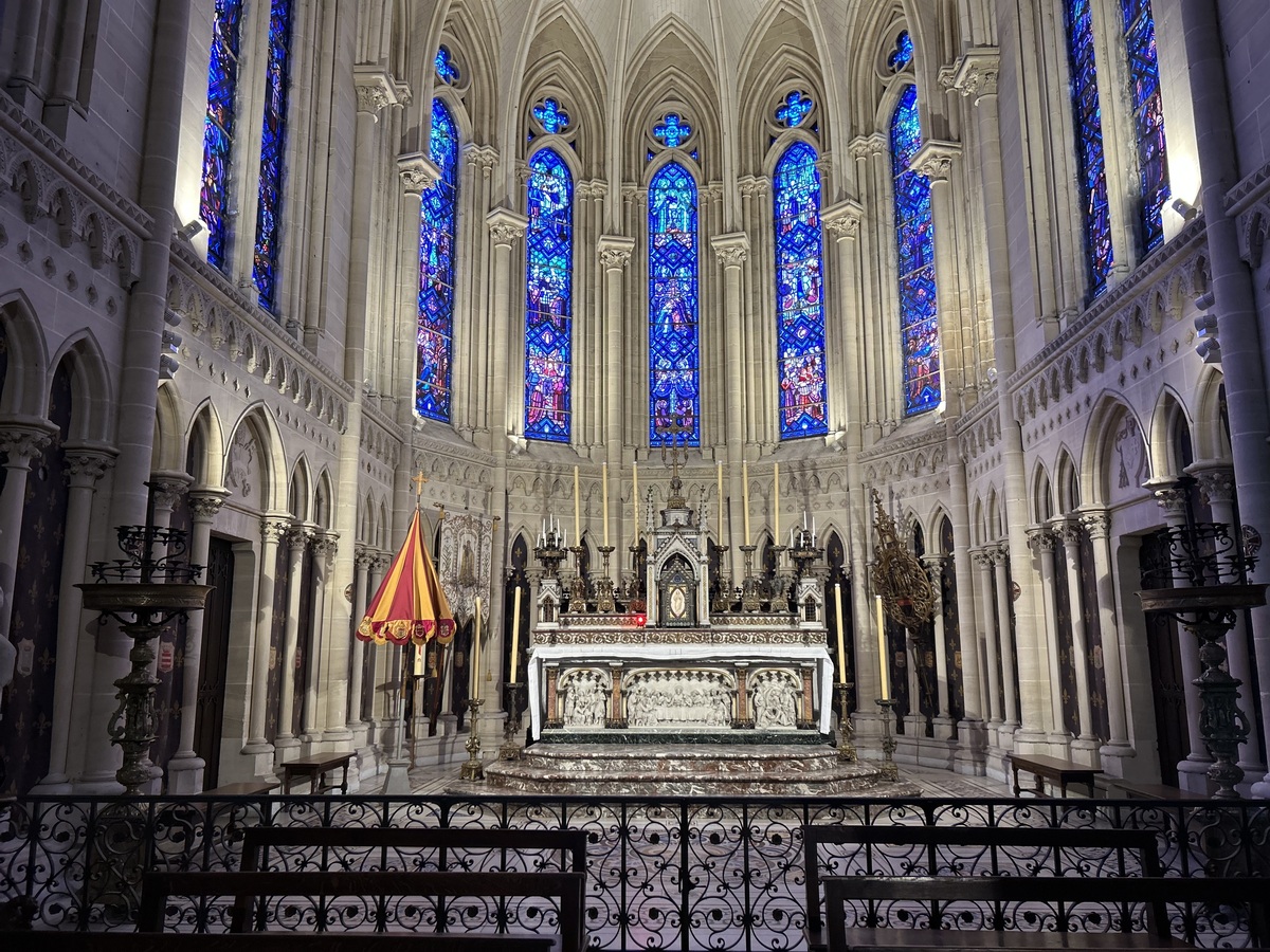 Orane Trinitébasilique-douvres-interieur